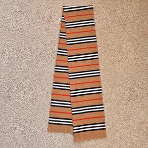 Rare Vintage KNIT Lambswool Burberry Scarf